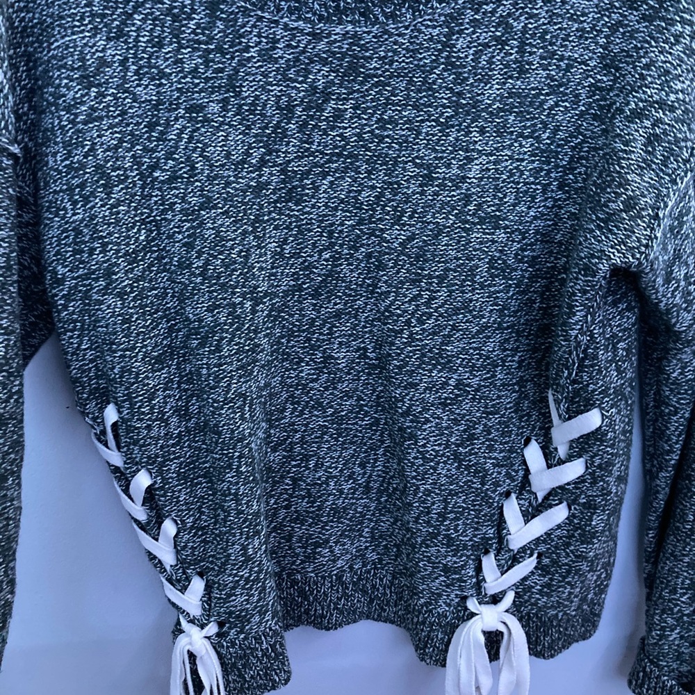 A&F Tie up sweater